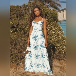 Lulu's lace up back maxi dress